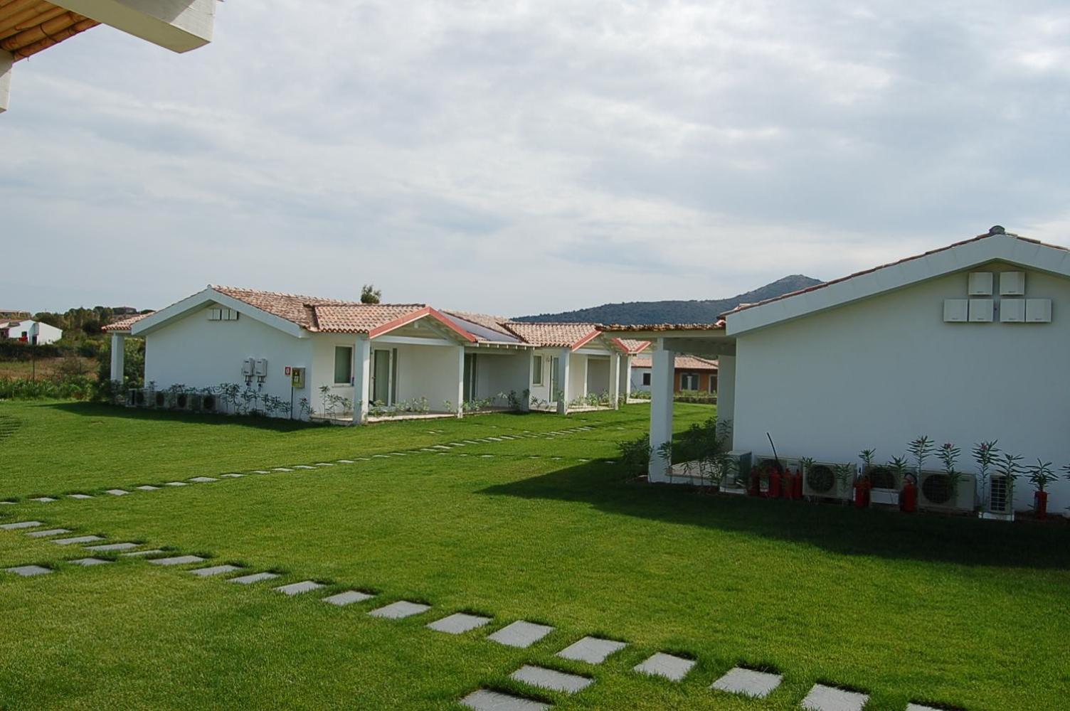 Hotel Budoni Beach Exterior photo
