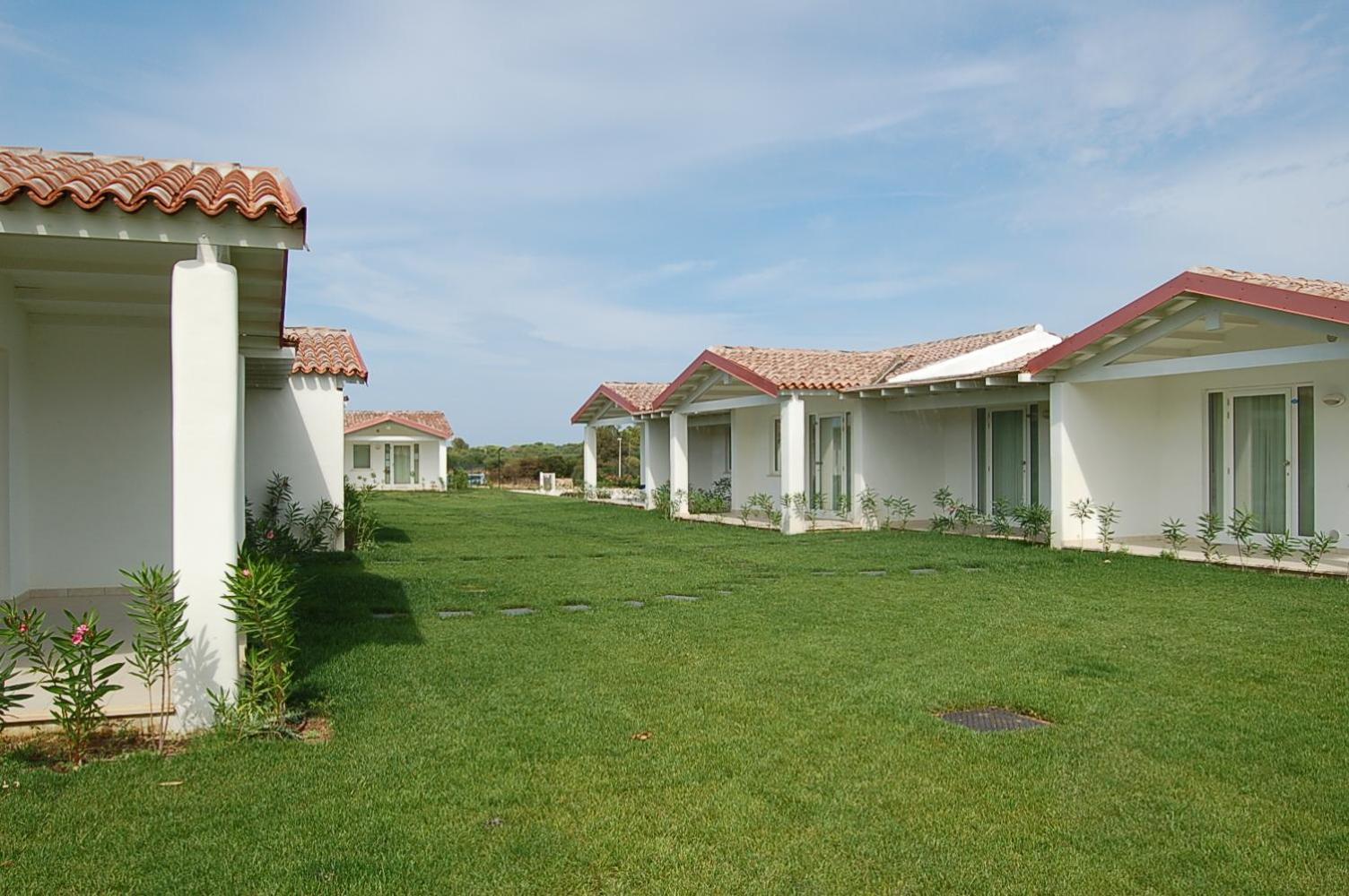 Hotel Budoni Beach Exterior photo