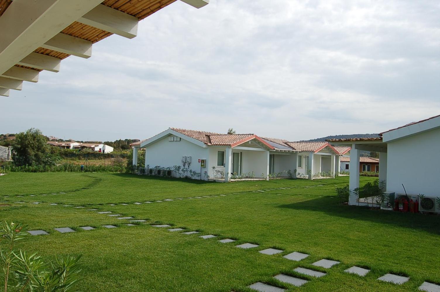 Hotel Budoni Beach Exterior photo