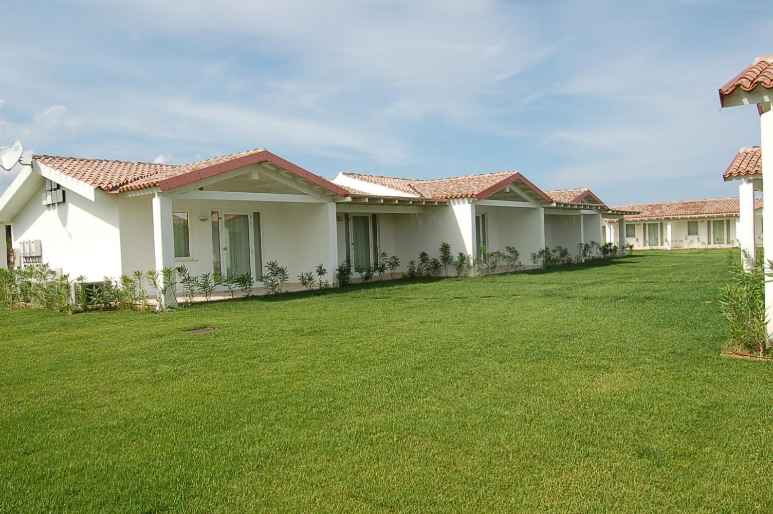 Hotel Budoni Beach Exterior photo