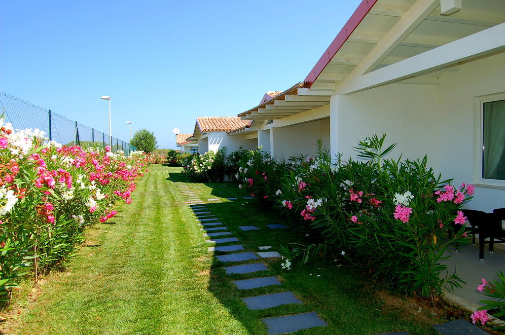 Hotel Budoni Beach Exterior photo