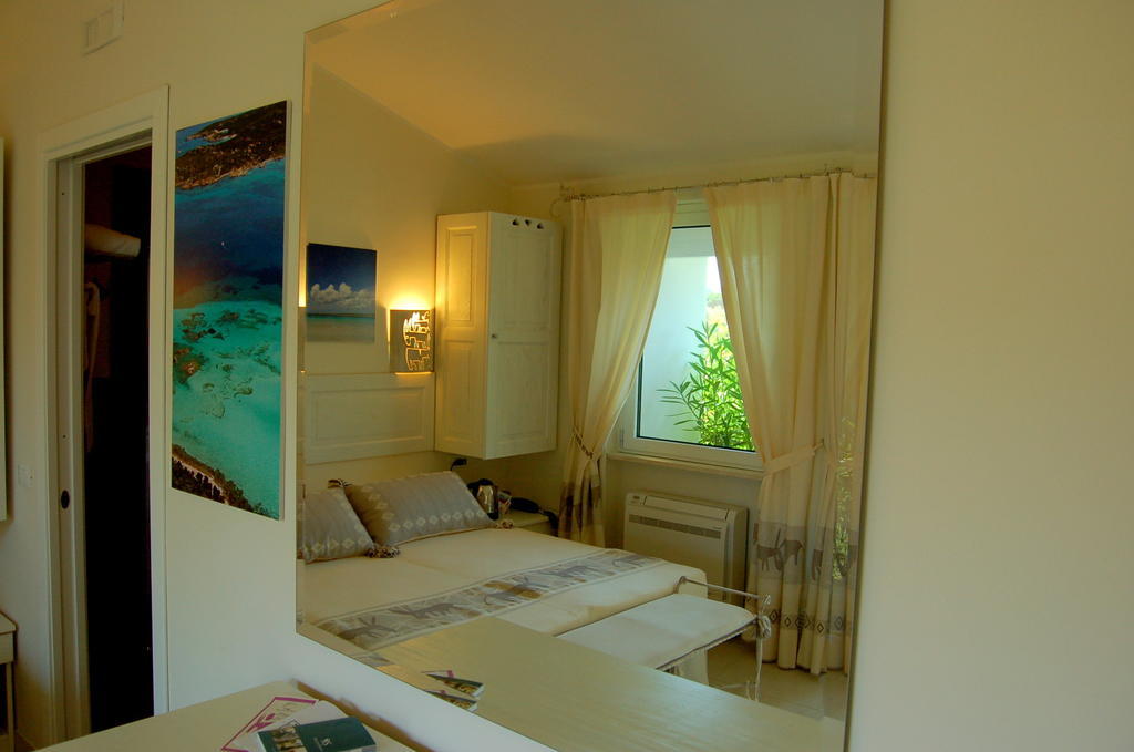 Hotel Budoni Beach Exterior photo